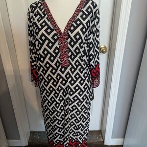 Black and White Geometric Pattern Dress with Red Accents